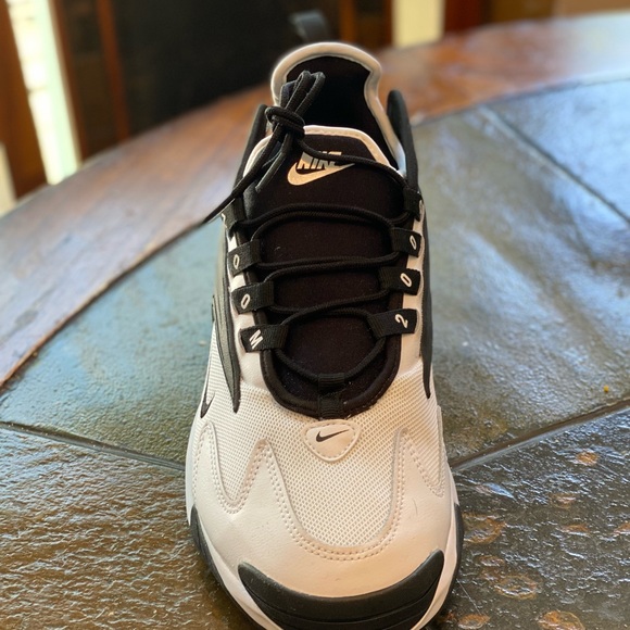 WMNS Nike Zoom 2K - Picture 2 of 4